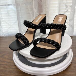 MM Size 9 BlackBraided Double Strappy Heeled Sandals 4 “ heel Tried on/in box